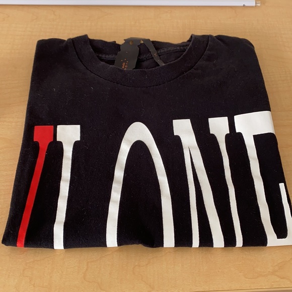 Vlone Staple Tee Black/Red 🥷🏿👹 - Picture 9 of 9